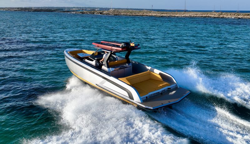 Vanquish NO TOMORROW speedboat