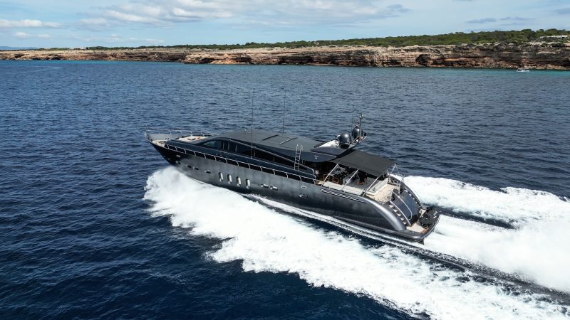 Leopard DARK KNIGHT yacht