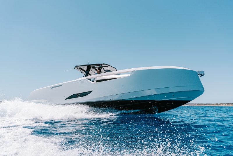 Cayman CAIMAN speedboat