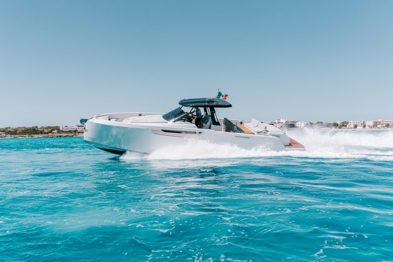 Cayman CAIMAN speedboat