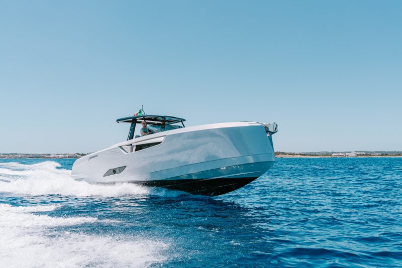 Cayman CAIMAN speedboat